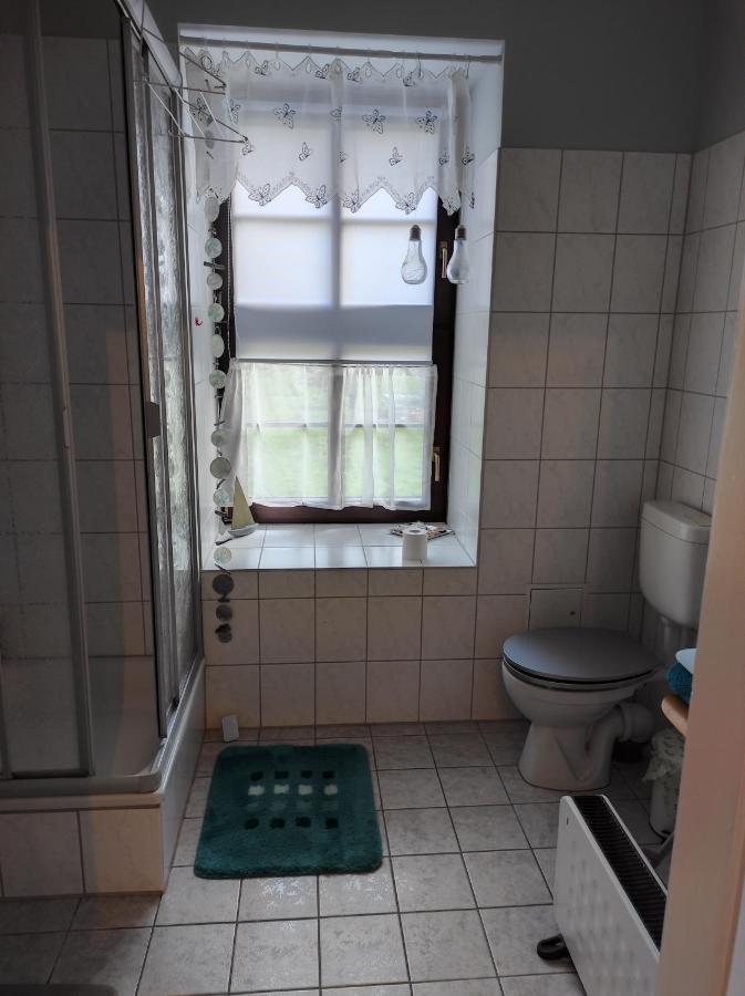 Schoene Gemuetliche Ferienwohnung Am Saaleradweg Grosseutersdorf Exterior photo